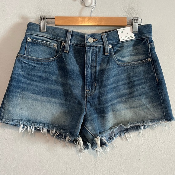 J Crew NWT Relaxed Fit Cut Off Raw Hem Denim Shorts Size 6/28 - Picture 1 of 8